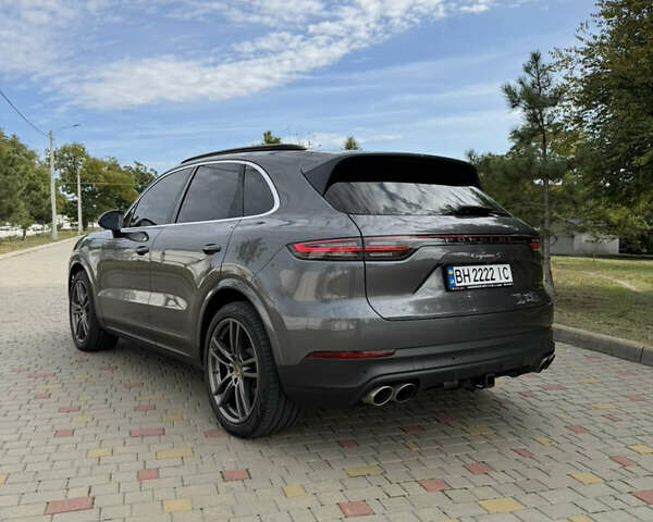 Серый Порше Каен, объемом двигателя 2.89 л и пробегом 70 тыс. км за 64000 $, фото 16 на Automoto.ua