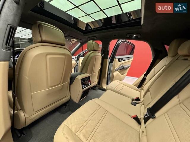 Сірий Порше Cayenne, об'ємом двигуна 4 л та пробігом 57 тис. км за 95900 $, фото 42 на Automoto.ua