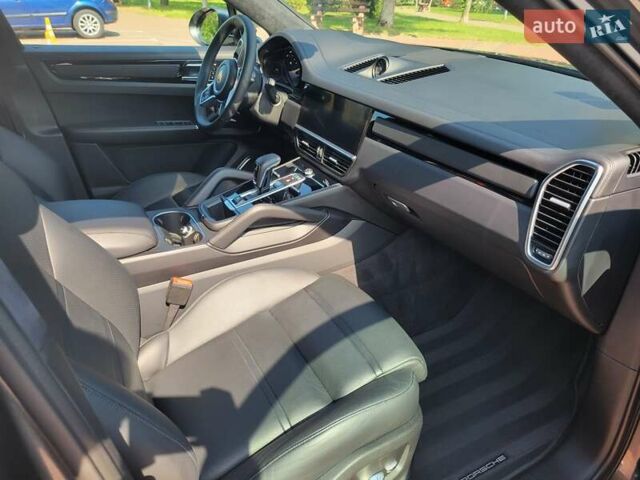 Сірий Порше Cayenne, об'ємом двигуна 4 л та пробігом 72 тис. км за 92500 $, фото 17 на Automoto.ua