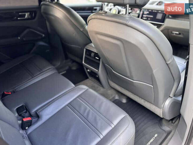 Сірий Порше Cayenne, об'ємом двигуна 3 л та пробігом 83 тис. км за 47650 $, фото 20 на Automoto.ua