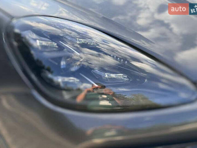 Сірий Порше Cayenne, об'ємом двигуна 3 л та пробігом 83 тис. км за 47650 $, фото 3 на Automoto.ua