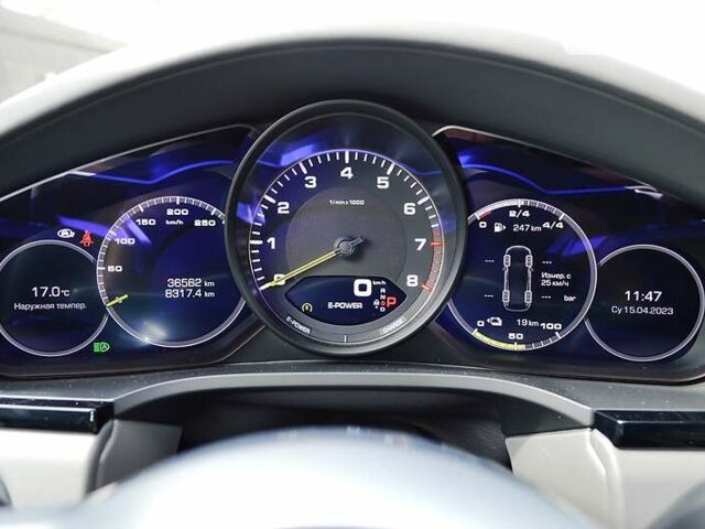 Сірий Порше Cayenne, об'ємом двигуна 0 л та пробігом 30 тис. км за 111000 $, фото 38 на Automoto.ua