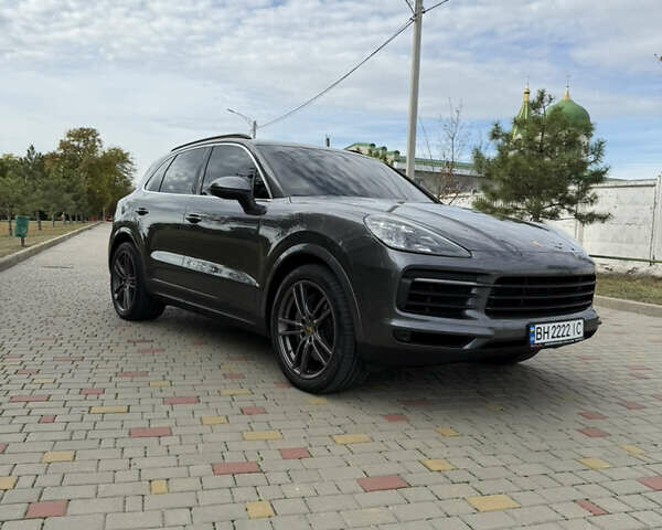 Серый Порше Каен, объемом двигателя 2.89 л и пробегом 70 тыс. км за 64000 $, фото 9 на Automoto.ua