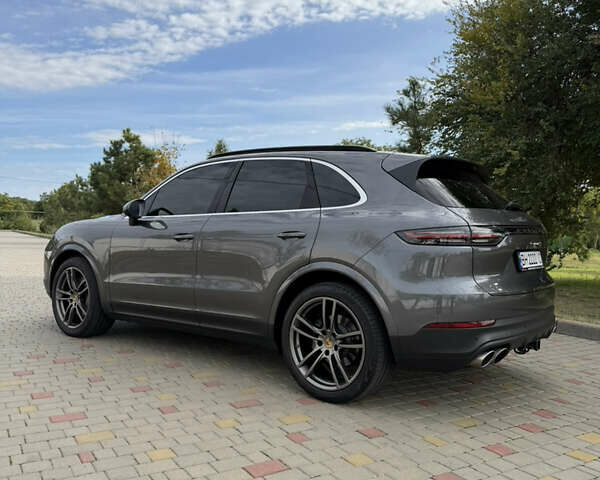 Серый Порше Каен, объемом двигателя 2.89 л и пробегом 70 тыс. км за 64000 $, фото 19 на Automoto.ua