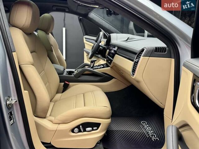 Сірий Порше Cayenne, об'ємом двигуна 4 л та пробігом 57 тис. км за 95900 $, фото 52 на Automoto.ua