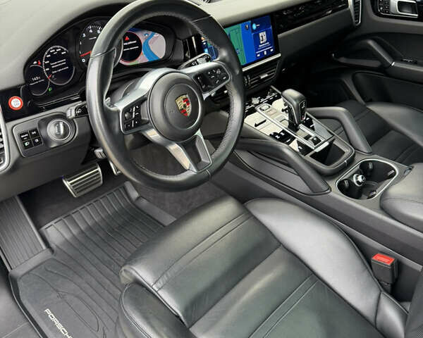 Серый Порше Каен, объемом двигателя 2.89 л и пробегом 70 тыс. км за 64000 $, фото 24 на Automoto.ua