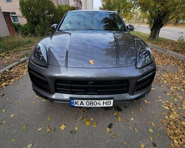 Серый Порше Каен, объемом двигателя 4 л и пробегом 72 тыс. км за 96500 $, фото 1 на Automoto.ua