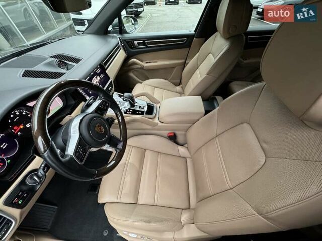 Серый Порше Каен, объемом двигателя 3 л и пробегом 66 тыс. км за 67000 $, фото 16 на Automoto.ua