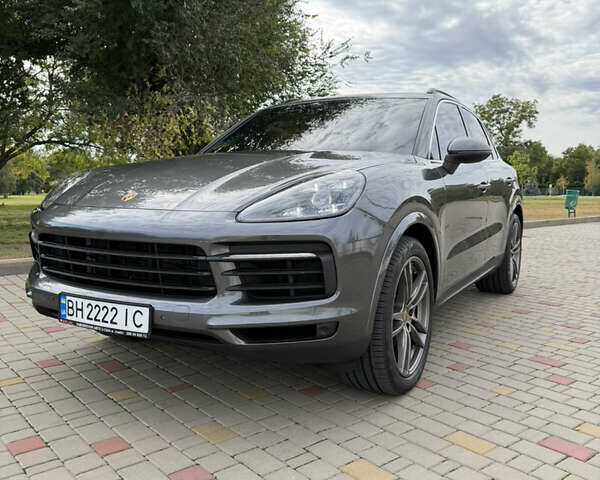 Серый Порше Каен, объемом двигателя 2.89 л и пробегом 70 тыс. км за 64000 $, фото 7 на Automoto.ua