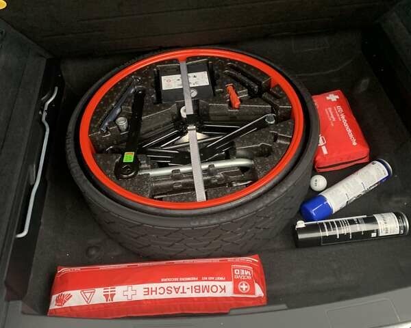 Серый Порше Каен, объемом двигателя 3 л и пробегом 40 тыс. км за 70000 $, фото 10 на Automoto.ua