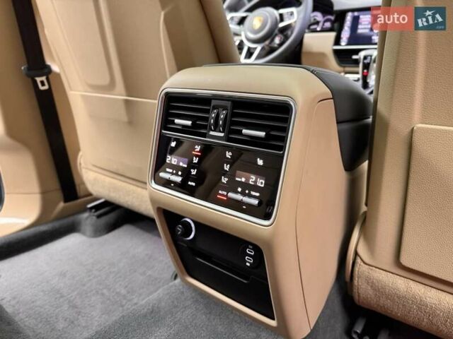 Сірий Порше Cayenne, об'ємом двигуна 4 л та пробігом 57 тис. км за 95900 $, фото 50 на Automoto.ua