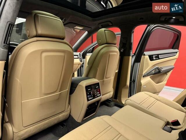 Сірий Порше Cayenne, об'ємом двигуна 4 л та пробігом 57 тис. км за 95900 $, фото 41 на Automoto.ua