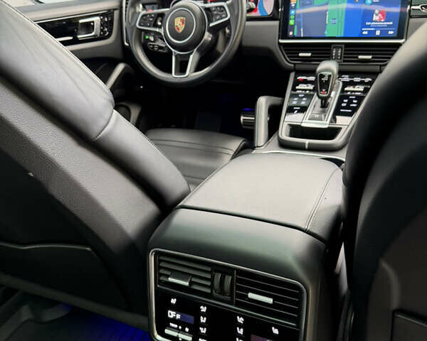 Серый Порше Каен, объемом двигателя 2.89 л и пробегом 70 тыс. км за 64000 $, фото 28 на Automoto.ua