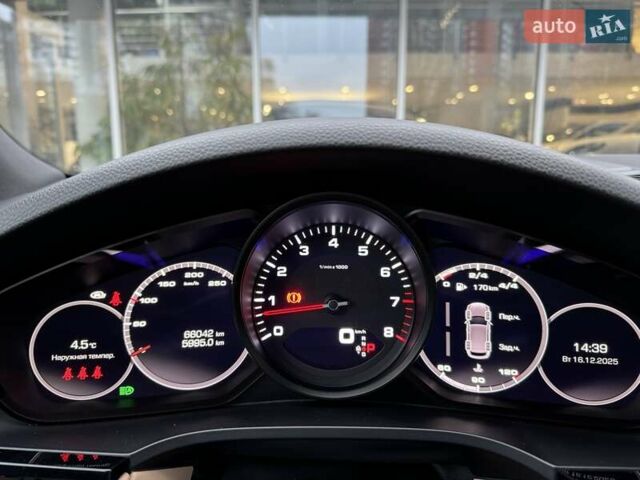 Серый Порше Каен, объемом двигателя 3 л и пробегом 66 тыс. км за 67000 $, фото 25 на Automoto.ua