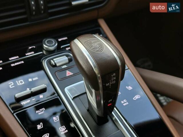 Серый Порше Каен, объемом двигателя 2.89 л и пробегом 67 тыс. км за 89900 $, фото 41 на Automoto.ua
