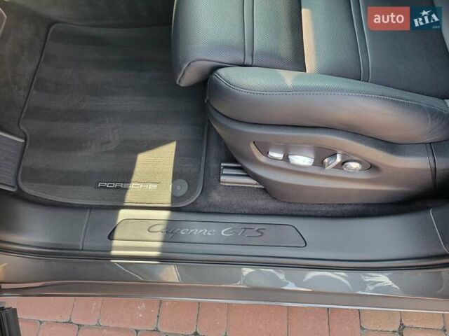 Сірий Порше Cayenne, об'ємом двигуна 4 л та пробігом 72 тис. км за 92500 $, фото 19 на Automoto.ua