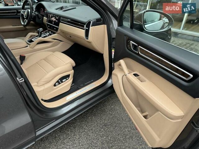 Серый Порше Каен, объемом двигателя 3 л и пробегом 66 тыс. км за 67000 $, фото 20 на Automoto.ua