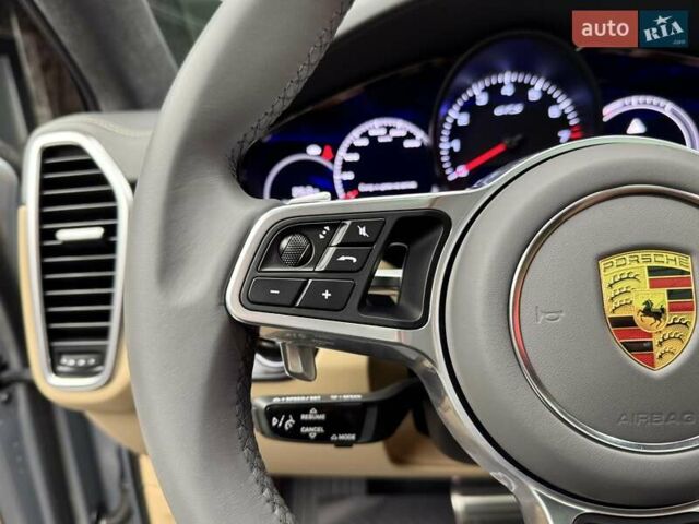 Сірий Порше Cayenne, об'ємом двигуна 4 л та пробігом 57 тис. км за 95900 $, фото 30 на Automoto.ua