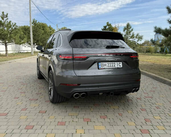 Серый Порше Каен, объемом двигателя 2.89 л и пробегом 70 тыс. км за 64000 $, фото 14 на Automoto.ua