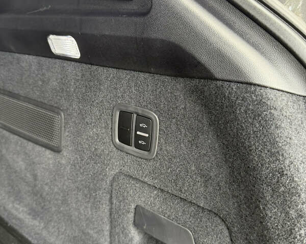 Серый Порше Каен, объемом двигателя 2.89 л и пробегом 70 тыс. км за 64000 $, фото 38 на Automoto.ua