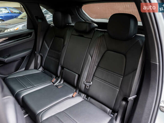 Сірий Порше Cayenne, об'ємом двигуна 2.89 л та пробігом 66 тис. км за 63000 $, фото 10 на Automoto.ua