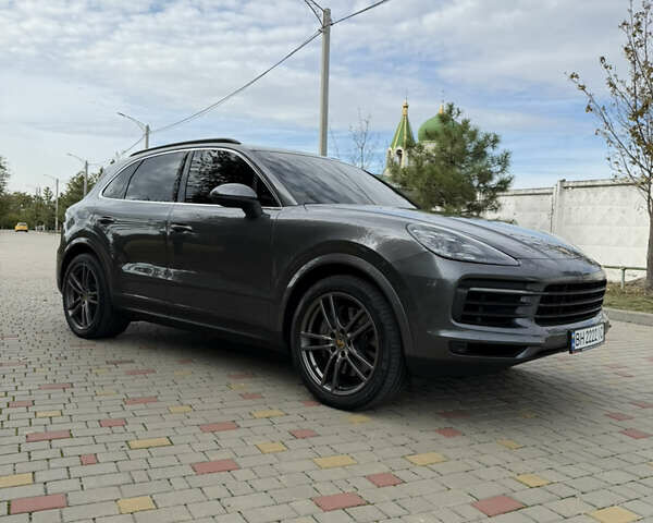Серый Порше Каен, объемом двигателя 2.89 л и пробегом 70 тыс. км за 64000 $, фото 10 на Automoto.ua