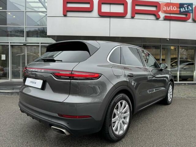 Серый Порше Каен, объемом двигателя 3 л и пробегом 66 тыс. км за 67000 $, фото 5 на Automoto.ua