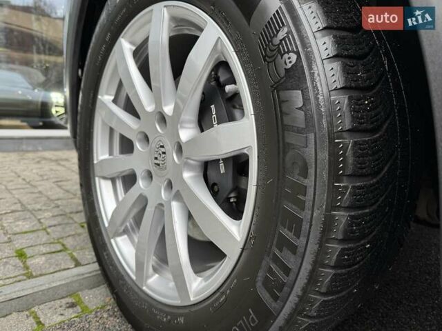 Серый Порше Каен, объемом двигателя 3 л и пробегом 66 тыс. км за 67000 $, фото 9 на Automoto.ua