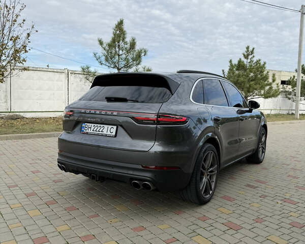 Серый Порше Каен, объемом двигателя 2.89 л и пробегом 70 тыс. км за 64000 $, фото 13 на Automoto.ua