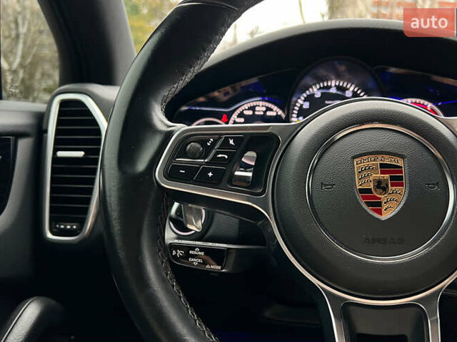 Серый Порше Каен, объемом двигателя 3 л и пробегом 143 тыс. км за 51999 $, фото 11 на Automoto.ua