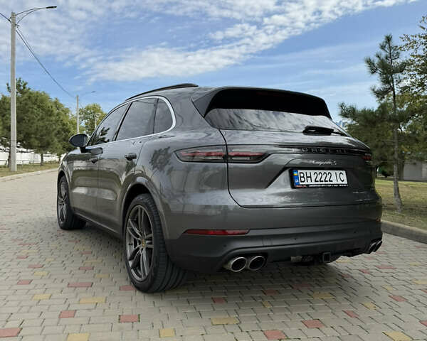 Серый Порше Каен, объемом двигателя 2.89 л и пробегом 70 тыс. км за 64000 $, фото 18 на Automoto.ua