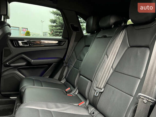 Серый Порше Каен, объемом двигателя 3 л и пробегом 143 тыс. км за 51999 $, фото 25 на Automoto.ua