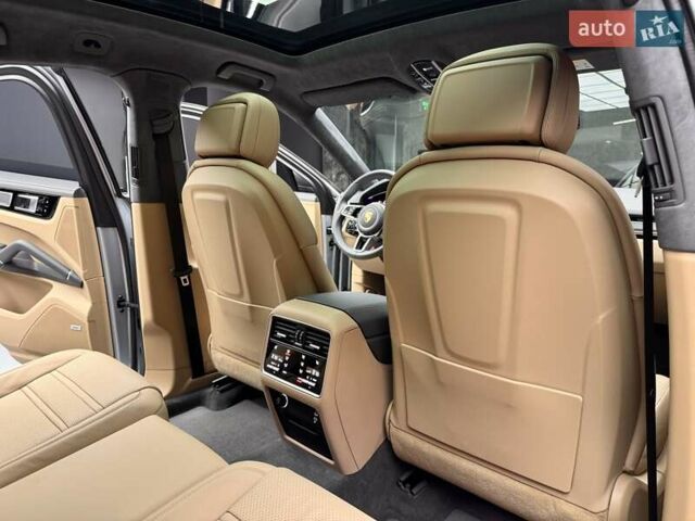 Сірий Порше Cayenne, об'ємом двигуна 4 л та пробігом 57 тис. км за 95900 $, фото 48 на Automoto.ua