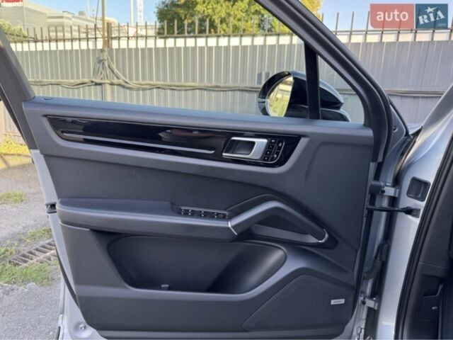 Сірий Порше Cayenne, об'ємом двигуна 3 л та пробігом 83 тис. км за 51500 $, фото 10 на Automoto.ua