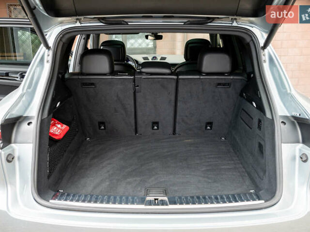 Сірий Порше Cayenne, об'ємом двигуна 2.89 л та пробігом 66 тис. км за 63000 $, фото 11 на Automoto.ua