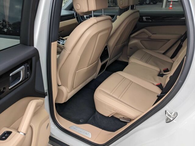 Серый Порше Каен, объемом двигателя 3 л и пробегом 78 тыс. км за 74500 $, фото 3 на Automoto.ua