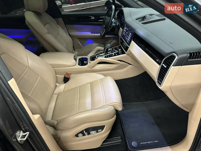 Сірий Порше Cayenne, об'ємом двигуна 3 л та пробігом 42 тис. км за 64999 $, фото 32 на Automoto.ua
