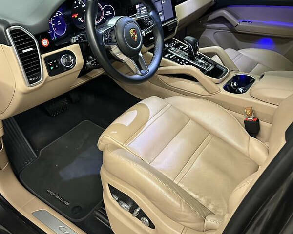 Сірий Порше Cayenne, об'ємом двигуна 3 л та пробігом 42 тис. км за 64999 $, фото 16 на Automoto.ua