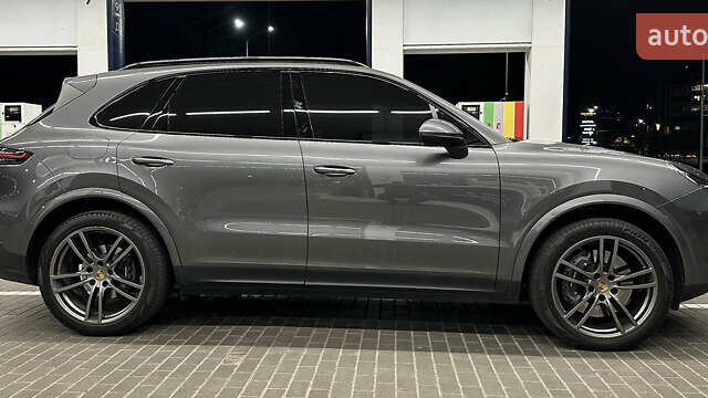 Сірий Порше Cayenne, об'ємом двигуна 3 л та пробігом 42 тис. км за 64999 $, фото 7 на Automoto.ua
