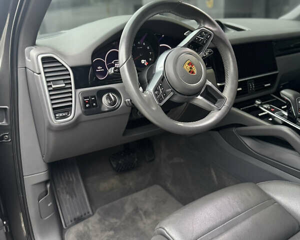 Сірий Порше Cayenne, об'ємом двигуна 3 л та пробігом 32 тис. км за 74999 $, фото 32 на Automoto.ua