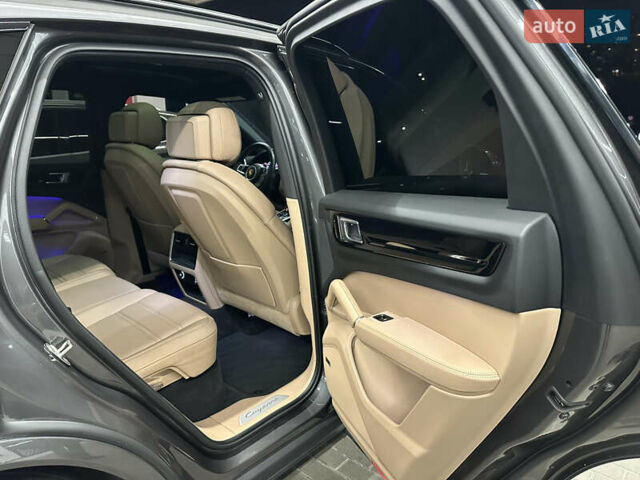 Сірий Порше Cayenne, об'ємом двигуна 3 л та пробігом 42 тис. км за 64999 $, фото 29 на Automoto.ua