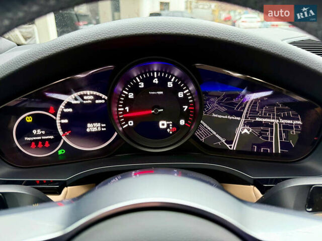 Сірий Порше Cayenne, об'ємом двигуна 3 л та пробігом 85 тис. км за 74500 $, фото 61 на Automoto.ua