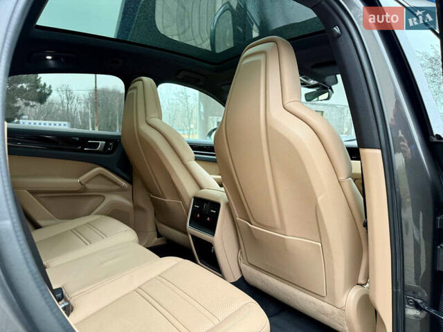 Сірий Порше Cayenne, об'ємом двигуна 3 л та пробігом 85 тис. км за 74500 $, фото 40 на Automoto.ua