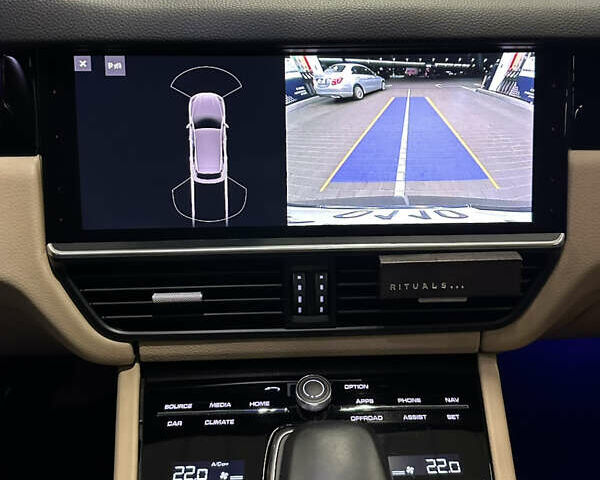 Сірий Порше Cayenne, об'ємом двигуна 3 л та пробігом 42 тис. км за 64999 $, фото 46 на Automoto.ua