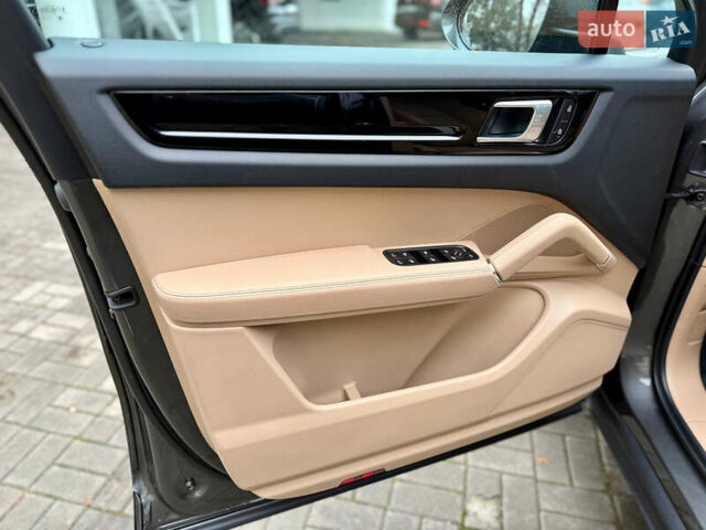 Сірий Порше Cayenne, об'ємом двигуна 3 л та пробігом 85 тис. км за 74500 $, фото 19 на Automoto.ua