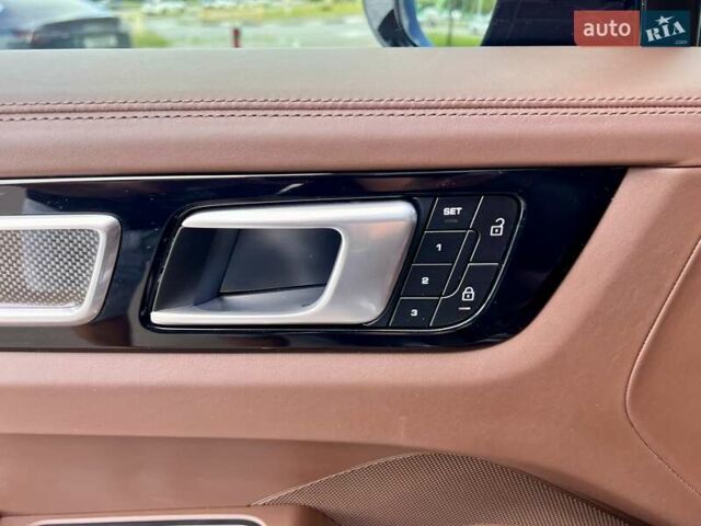 Сірий Порше Cayenne, об'ємом двигуна 4 л та пробігом 53 тис. км за 102000 $, фото 21 на Automoto.ua