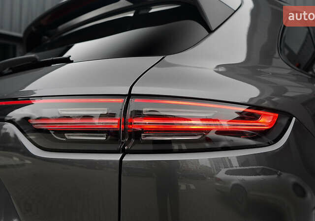 Сірий Порше Cayenne, об'ємом двигуна 4 л та пробігом 31 тис. км за 95000 $, фото 32 на Automoto.ua