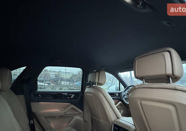 Серый Порше Каен, объемом двигателя 3 л и пробегом 81 тыс. км за 75000 $, фото 14 на Automoto.ua