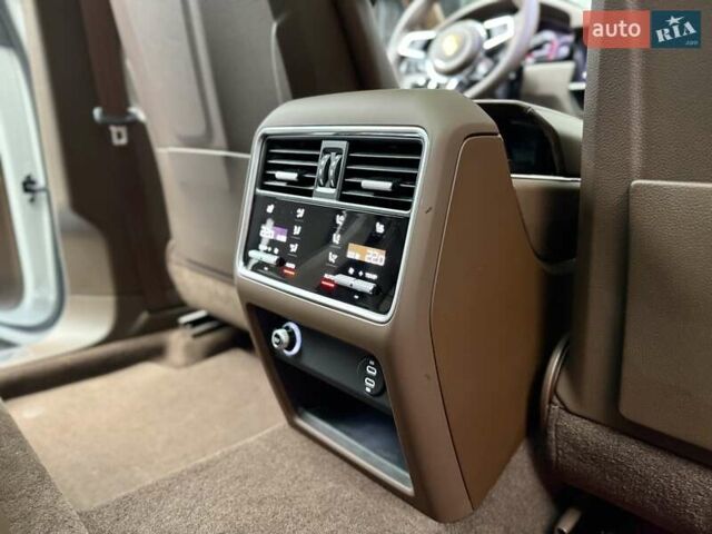 Сірий Порше Cayenne, об'ємом двигуна 4 л та пробігом 1 тис. км за 136900 $, фото 59 на Automoto.ua