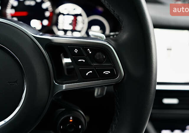 Сірий Порше Cayenne, об'ємом двигуна 4 л та пробігом 31 тис. км за 95000 $, фото 47 на Automoto.ua